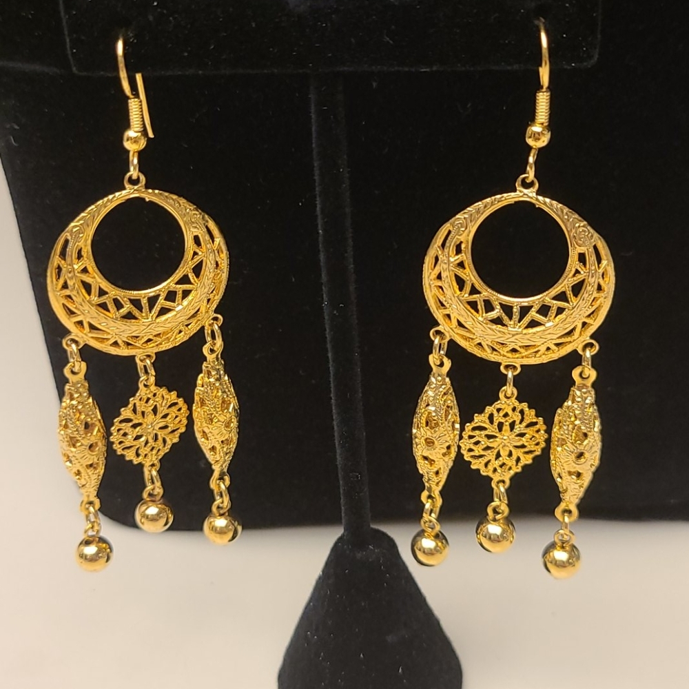 Earrings (Dangle)